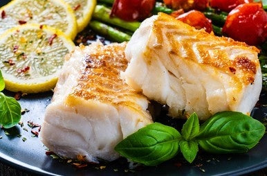 Kabeljauw met groene asperges en mosterdsaus
